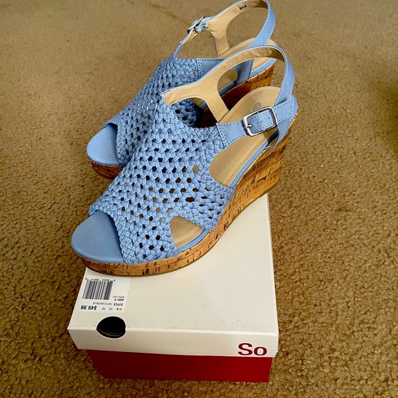 Super cute pastel wedges perfect for spring - Picture 4 of 11